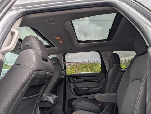 Used 2016 Chevrolet Traverse LT w/ Style and Technology Package image 9