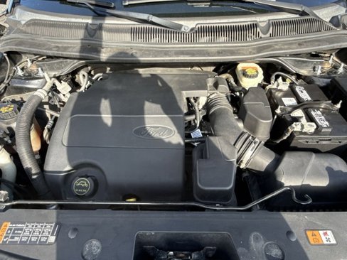 Used 2016 Ford Explorer XLT w/ Equipment Group 202A image 18