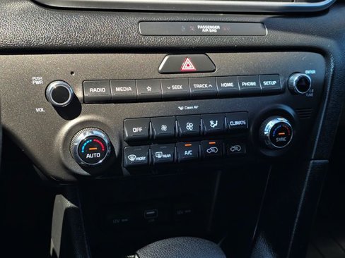 Used 2021 Kia Sportage LX w/ LX Fwd Popular Package image 28