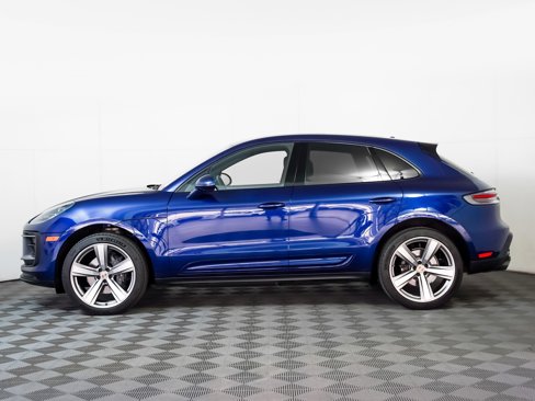 Certified 2024 Porsche Macan w/ Premium Plus Package image 2