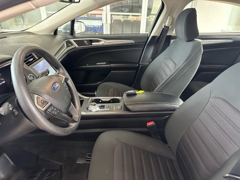 Used 2020 Ford Fusion SE image 19