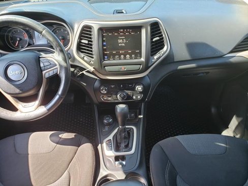 Used 2016 Jeep Cherokee Latitude w/ Cold Weather Group image 18