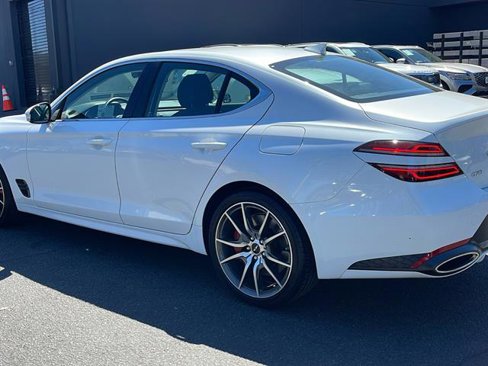 Used 2025 Genesis G70 2.5T image 11