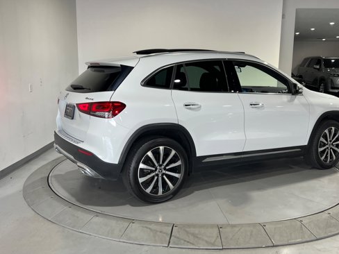 Used 2021 Mercedes-Benz GLA 250 4MATIC w/ Premium Package image 10