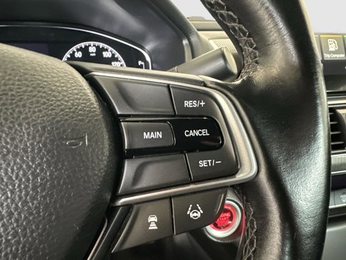 Used 2018 Honda Accord Sport image 12