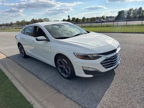 Used 2023 Chevrolet Malibu LT image 3