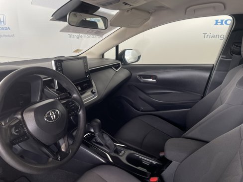 Used 2021 Toyota Corolla LE image 12