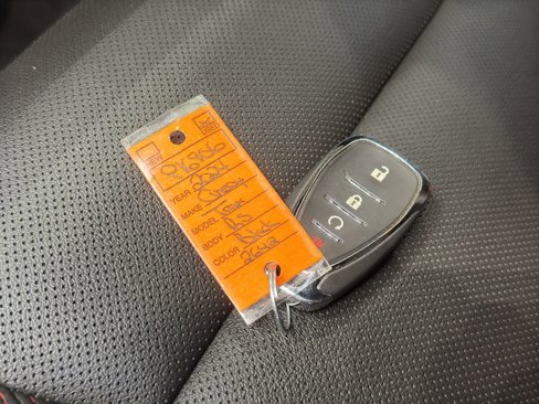 Used 2024 Chevrolet Trax RS image 41