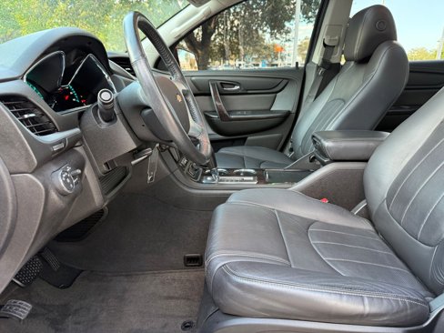 Used 2017 Chevrolet Traverse Premier image 4