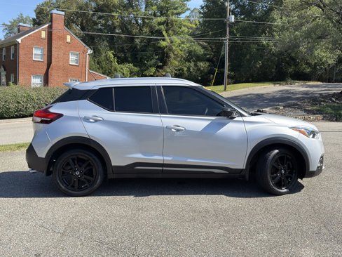 Used 2020 Nissan Kicks SR w/ Exterior Package image 3