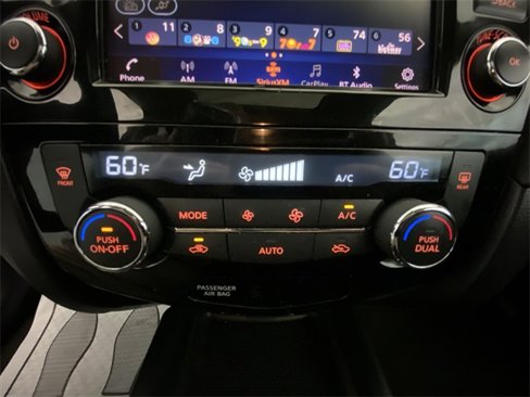 Used 2018 Nissan Rogue SV image 18