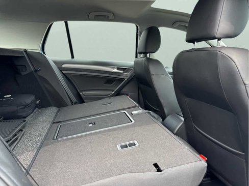 Used 2018 Volkswagen Golf SE image 43