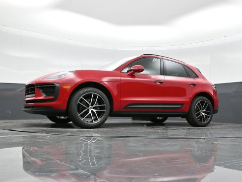 Used 2025 Porsche Macan image 34
