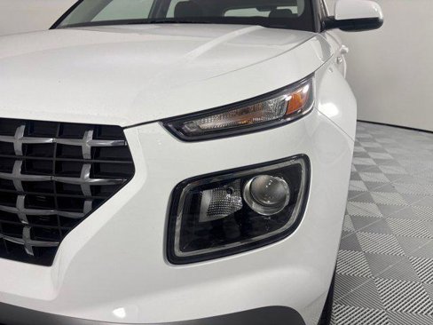 New 2025 Hyundai Venue SEL image 10
