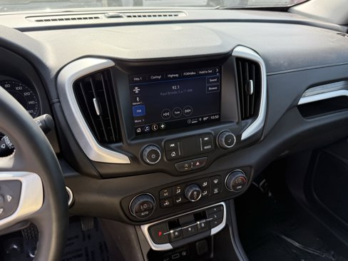 Used 2024 GMC Terrain SLT image 19