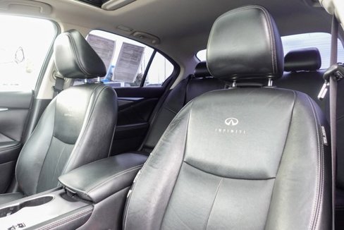 Used 2014 INFINITI Q50 Premium w/ Leather Seating Package image 24