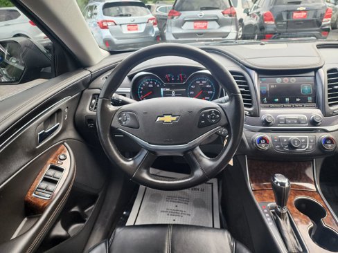 Used 2015 Chevrolet Impala LT w/ Convenience Package image 10