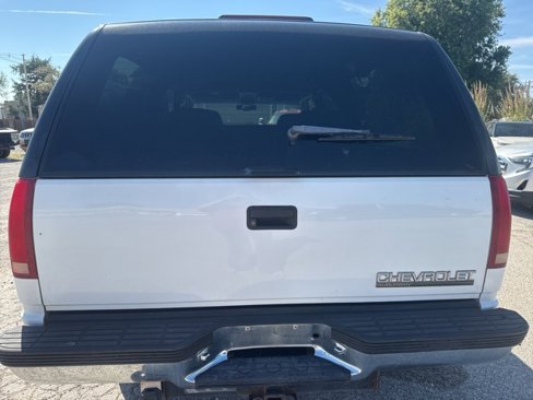 Used 1999 Chevrolet Suburban 2WD w/ Preferred Equipment Group 3 image 8