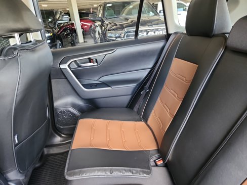 Used 2025 Toyota RAV4 XLE image 17