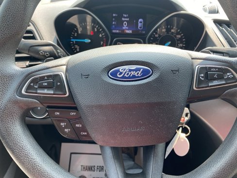 Used 2017 Ford Escape SE image 9