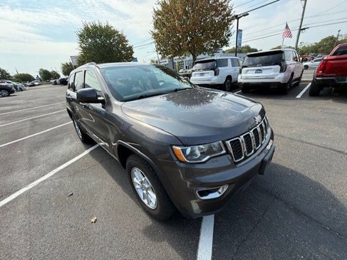 Used 2018 Jeep Grand Cherokee Laredo image 9