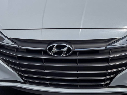 Used 2020 Hyundai Elantra SE image 18