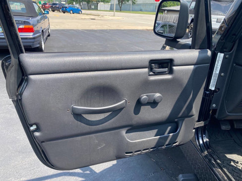 Used 2005 Jeep Wrangler Unlimited image 90