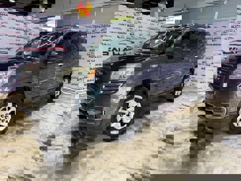 Used 2014 GMC Acadia SLE image 2