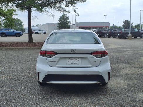 Used 2022 Toyota Corolla LE image 7