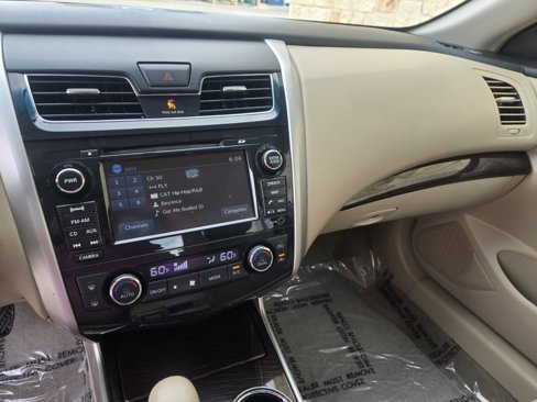 Used 2013 Nissan Altima 2.5 SL w/ Technology Pkg image 13