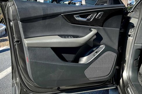 Used 2019 Audi Q8 Premium w/ Convenience Package image 21