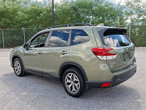 Used 2020 Subaru Forester Premium image 8