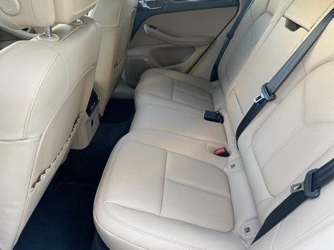 Certified 2025 Porsche Macan image 22