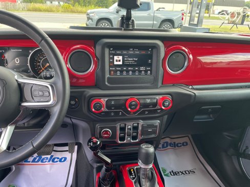 Used 2018 Jeep Wrangler Unlimited Sahara image 14