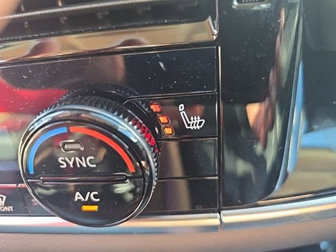 Certified 2024 Nissan Rogue SL image 47