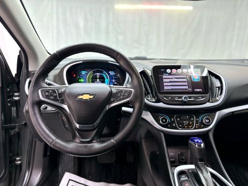 Used 2017 Chevrolet Volt LT w/ Comfort Package image 17