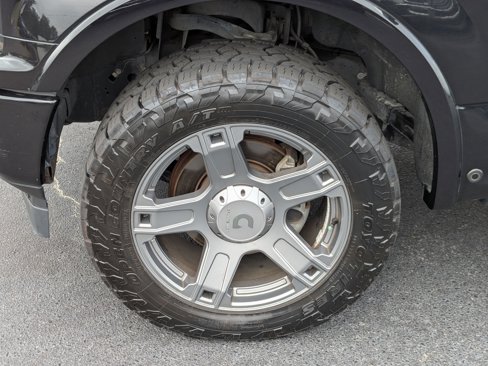 Used 2019 Ford F150 Platinum w/ Equipment Group 701A Luxury image 9
