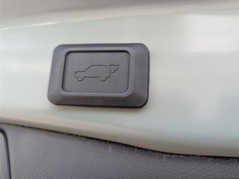 Used 2022 Toyota RAV4 XLE image 14