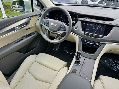 Used 2017 Cadillac XT5 Premium Luxury image 29