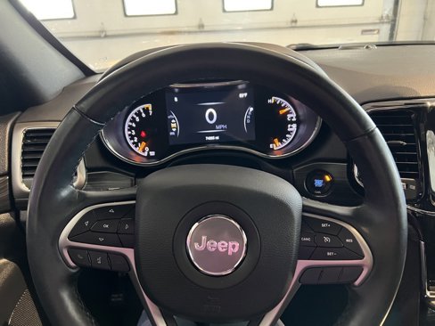 Used 2019 Jeep Grand Cherokee Altitude image 47
