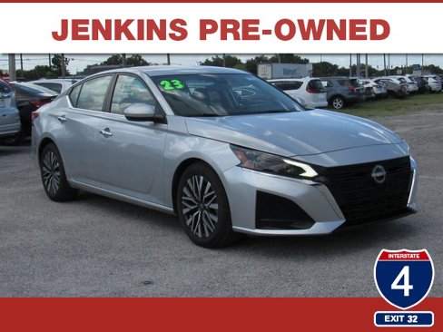 Used 2023 Nissan Altima 2.5 SV image 1