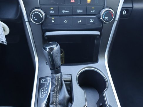 Used 2017 Toyota Camry LE image 17