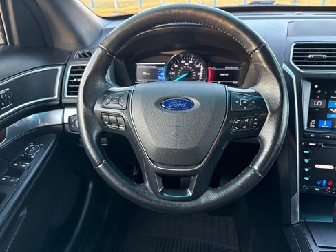 Used 2017 Ford Explorer Limited image 15