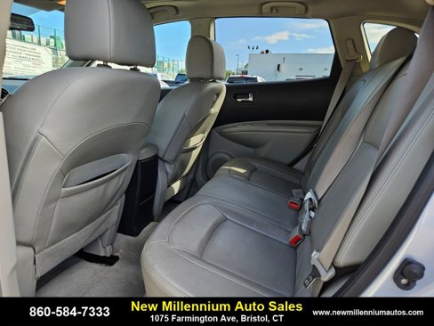 Used 2011 Nissan Rogue SV w/ SL Pkg image 16