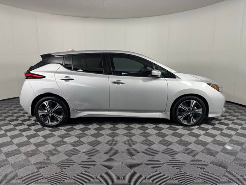 Used 2022 Nissan Leaf SV image 5