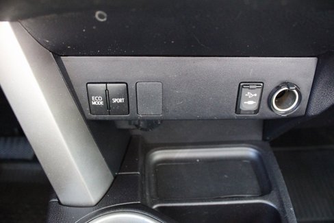 Used 2017 Toyota RAV4 LE image 37