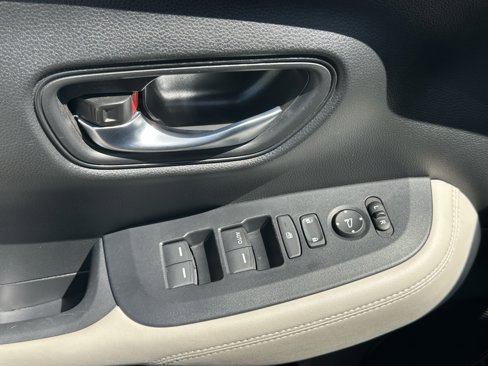 Used 2024 Honda HR-V LX image 13