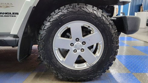 Used 2010 Jeep Wrangler Unlimited Sahara w/ Dual Top Group image 52