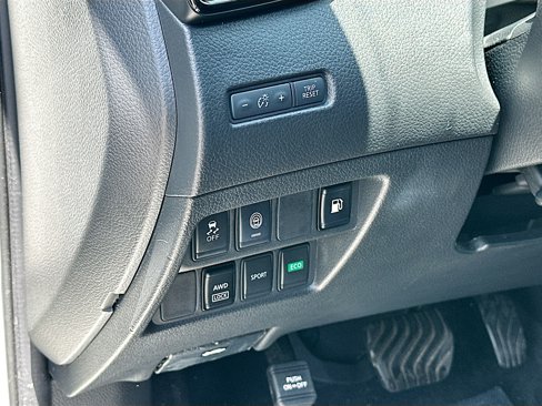 Certified 2020 Nissan Rogue S image 10