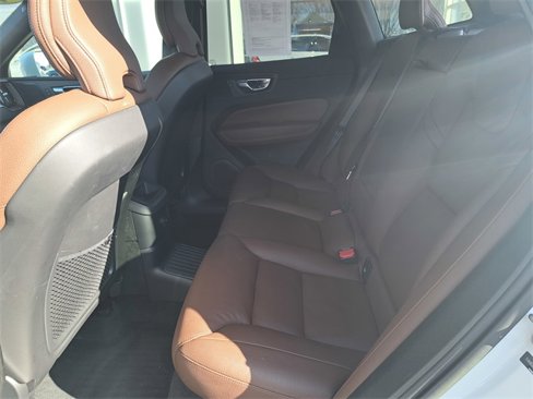 Used 2023 Volvo XC60 T8 Plus w/ Protection Package Premier image 23